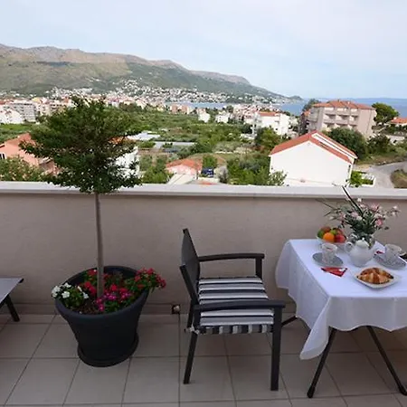 Margarita Πανσιόν 4*